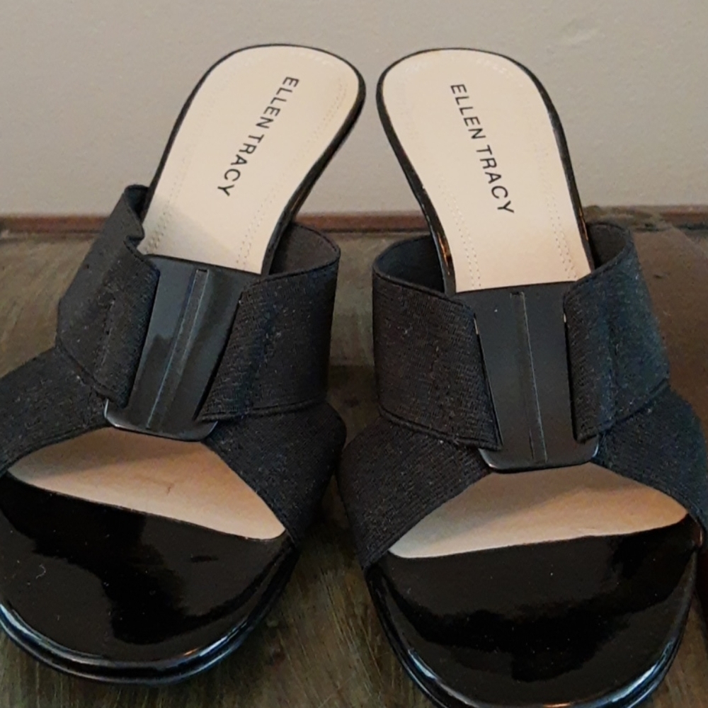 Size 8.5 Ellen Tracy Black "Hunter" Dress Sandals - Picture 2 of 6